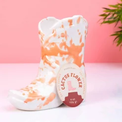 Ditverzinjeniet Kaarsen En Kandelaars|Cowboylaars geurkaars