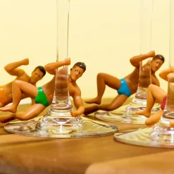 Ditverzinjeniet Borrelen|Drinking Buddies wijnmarkeerders (set van 4)