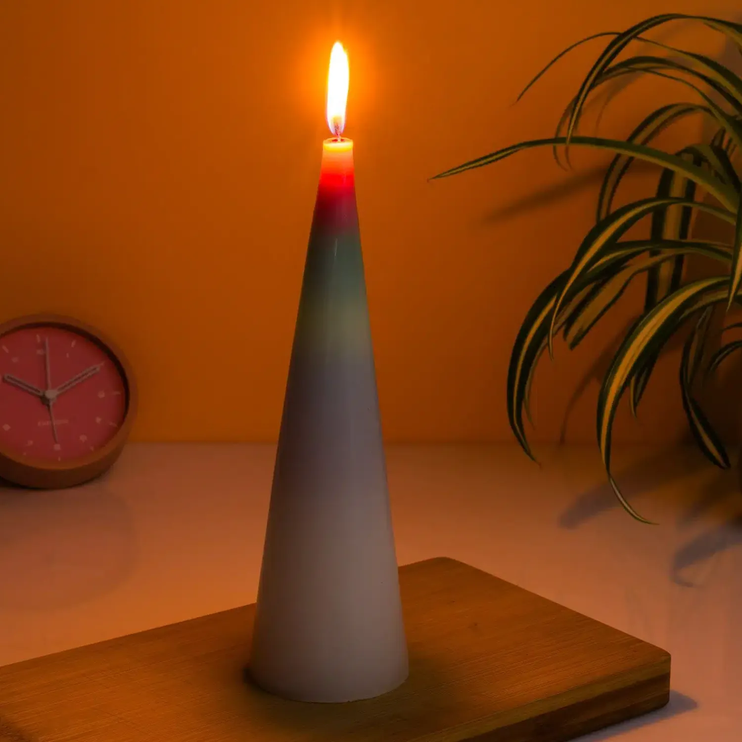 Ditverzinjeniet Kaarsen En Kandelaars|Kegelvormige regenboog druipkaars