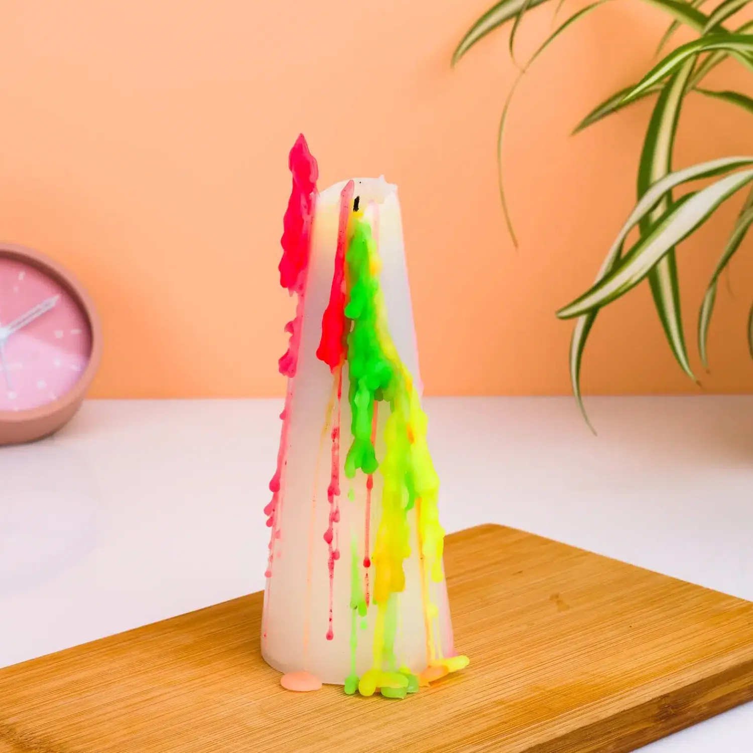 Ditverzinjeniet Kaarsen En Kandelaars|Kegelvormige regenboog druipkaars