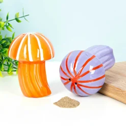 Ditverzinjeniet Peper- En Zoutstellen|Kwallen peper- en zoutstel