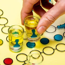 Ditverzinjeniet Drankspelletjes|Vrijgezellenfeestjes|Ludo drankspel met shotglaasjes