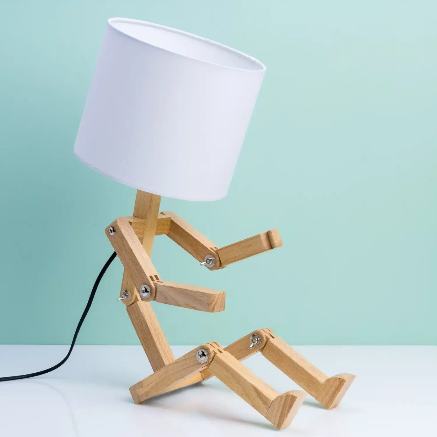 Ditverzinjeniet Verlichting|Mens houten tafellamp