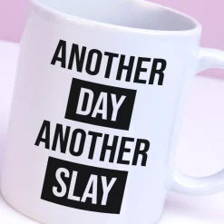 Ditverzinjeniet Mokken & Glazen|Mok Another Day Another Slay