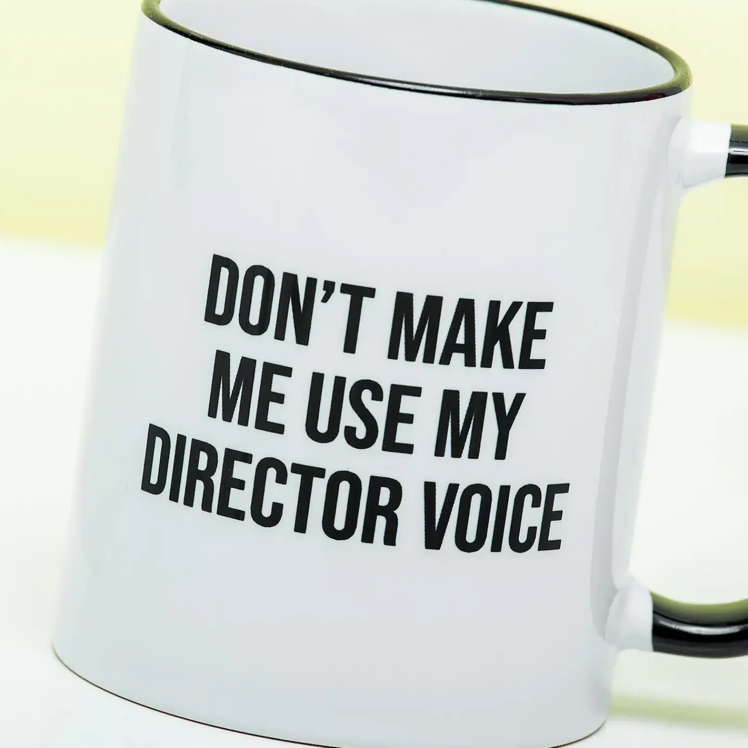 Ditverzinjeniet Mokken & Glazen|Mok Director Voice